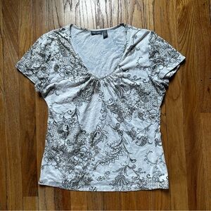 Stylish Green and Cream Floral V-Neck Top